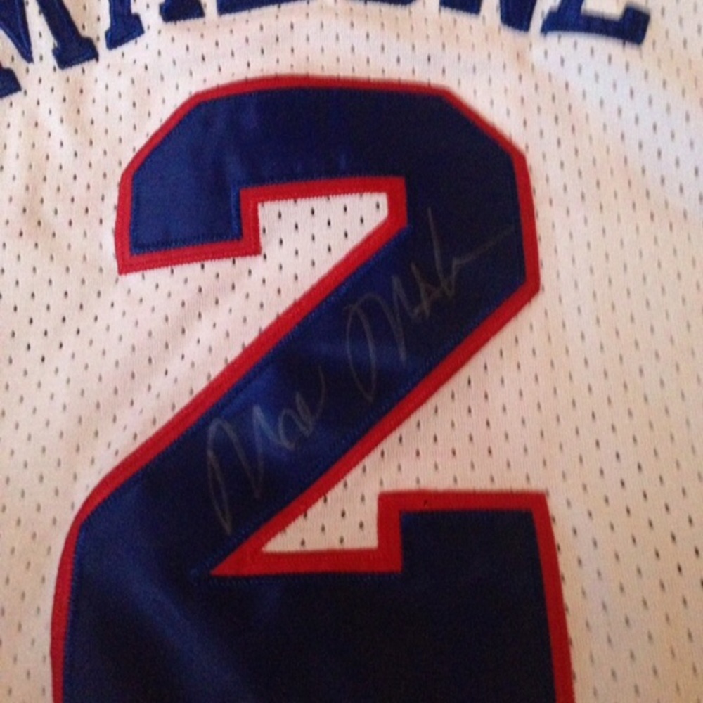 Jersey Autograph by Moses Malone